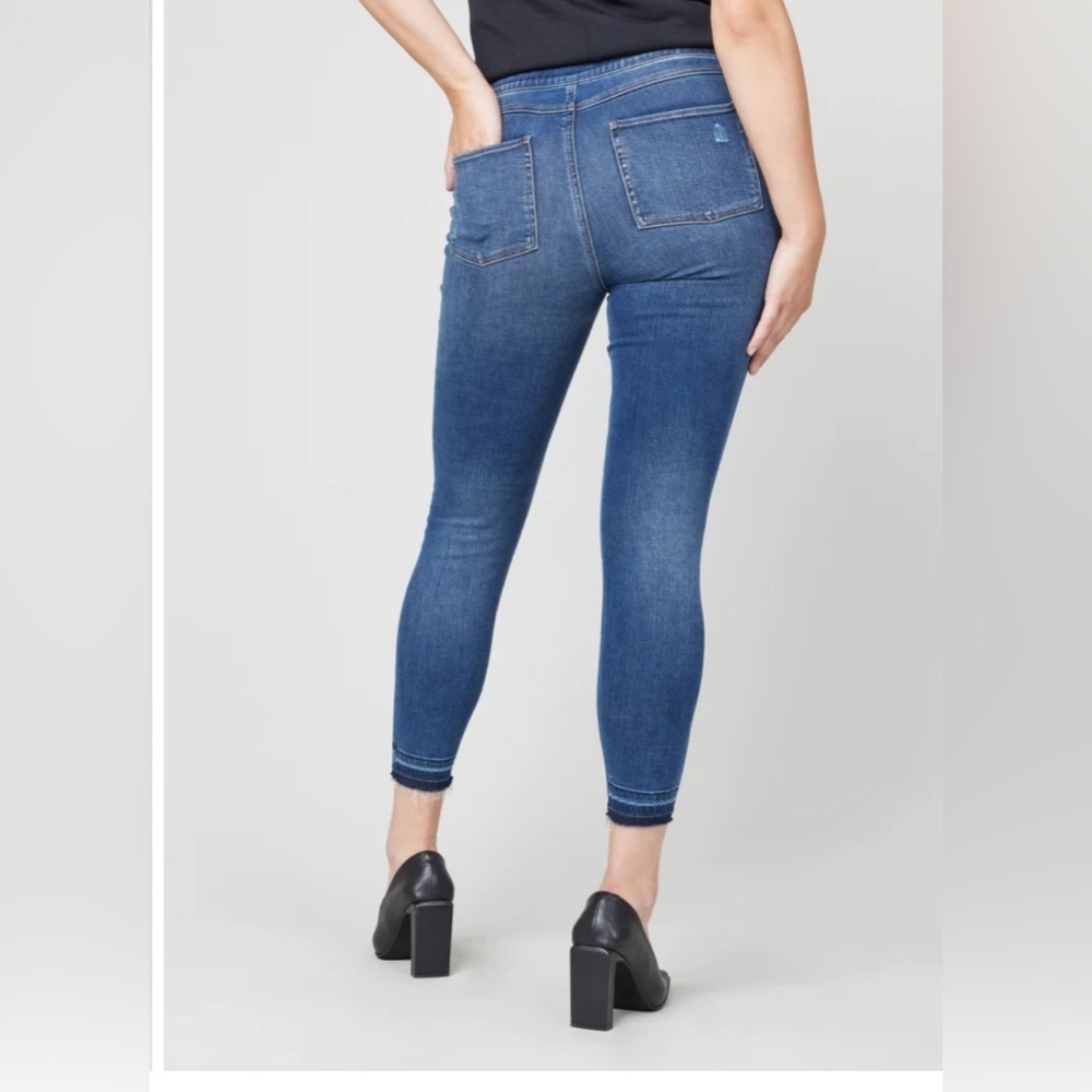 NWT! Spanx Distressed Denim Legging​​​​​